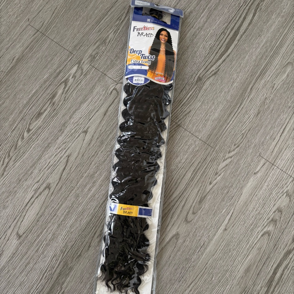 Black Voluminous Wavy Hair Extensions